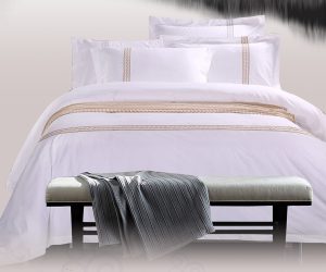 60S白色纯棉被套金色绣花